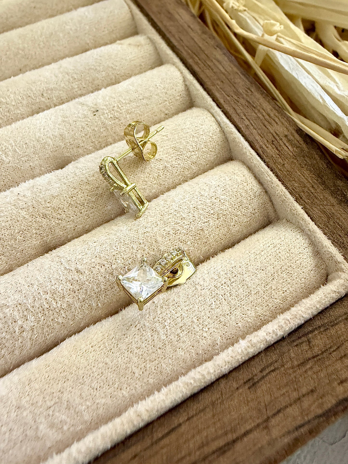 Xuping Taşlı Gold Küpe
