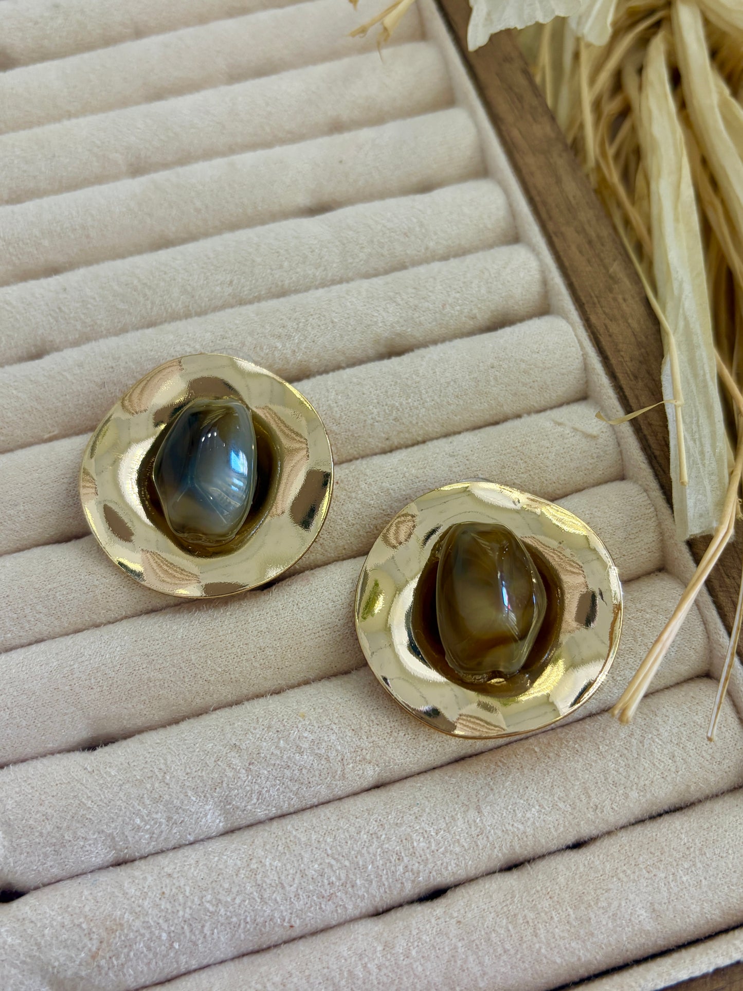 Gold Detaylı Asimetrik Küpe