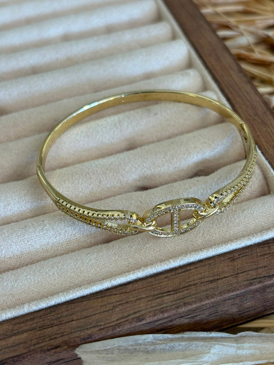 Xuping Oval Halkalı Kelepçe
